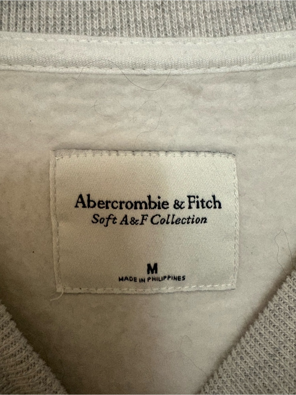 Abercrombie & Fitch West Village Crewneck - Picture 2 of 8